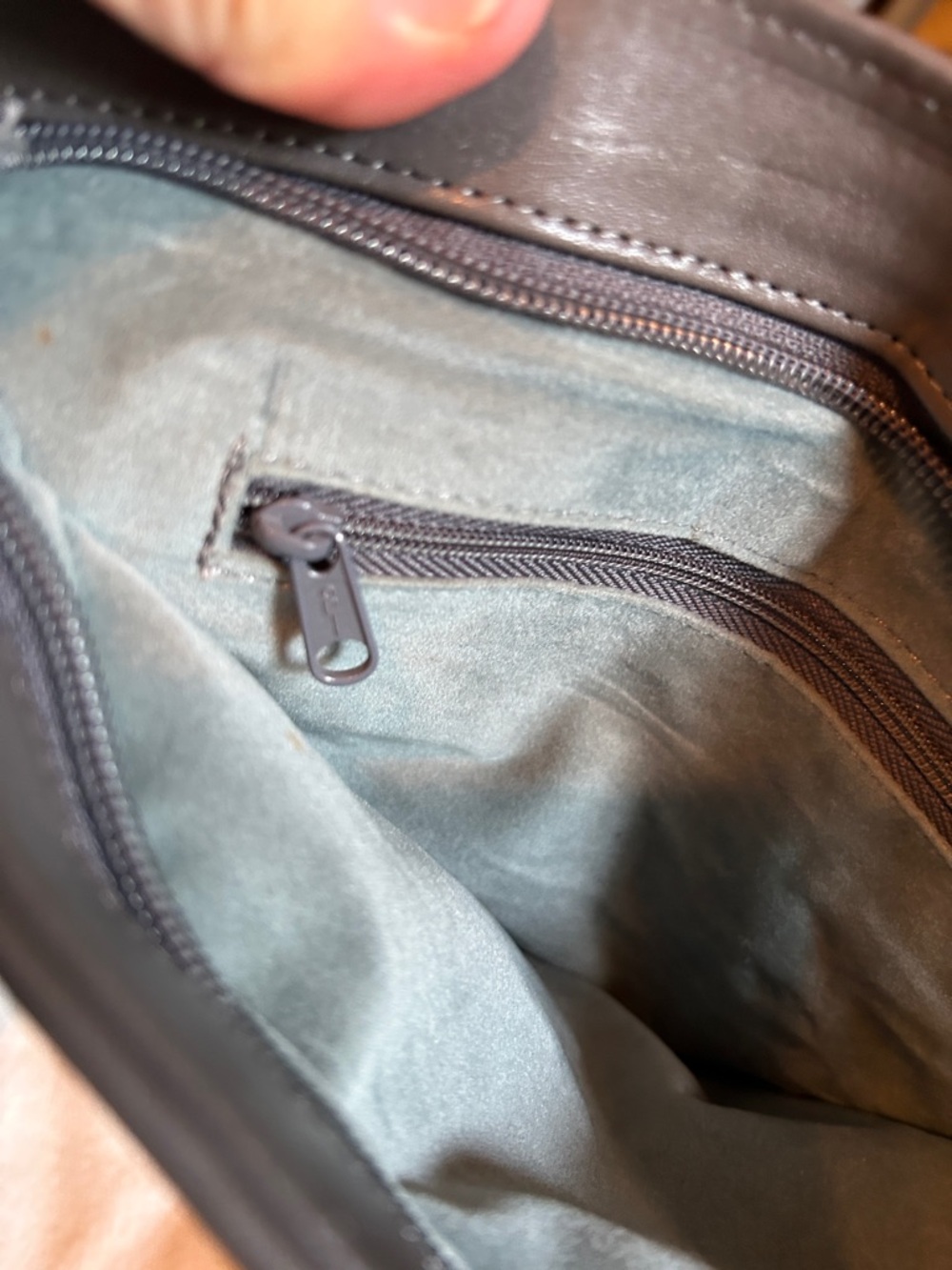 Brio Vintage Gray Leather Knot Clutch - Picture 8 of 9